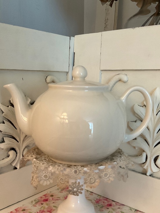 Other - Classic White English Teapot